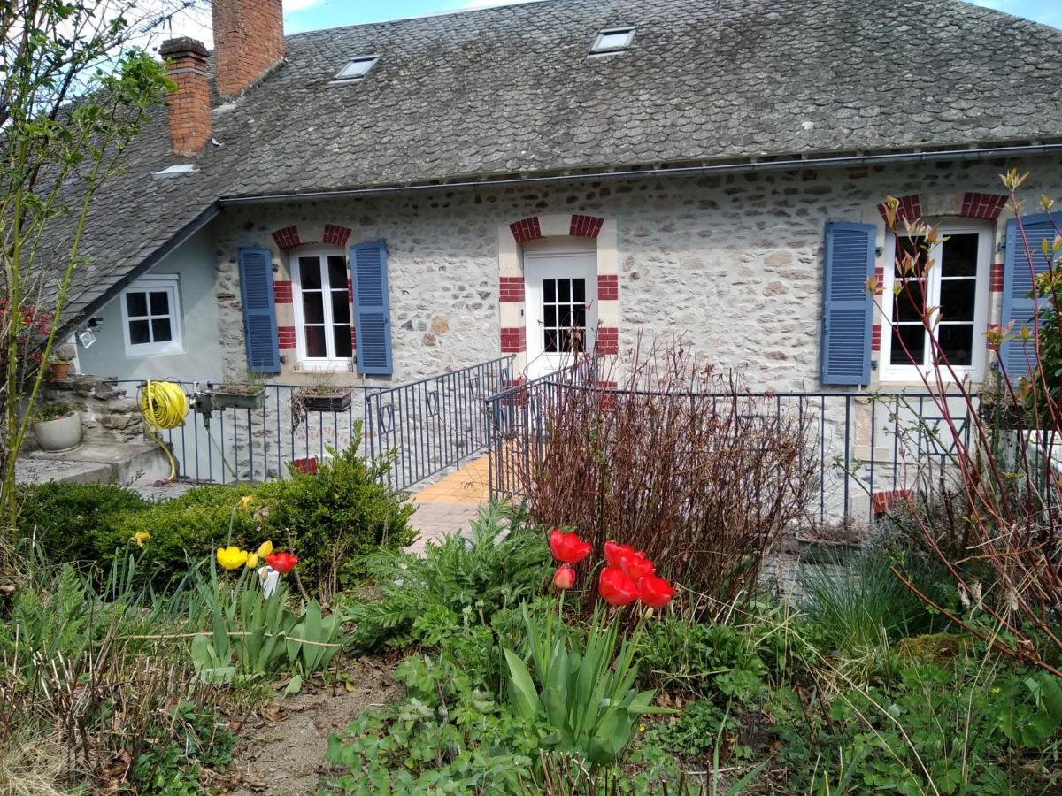 Le Relais Des Capucines Bed and Breakfast Largnac Εξωτερικό φωτογραφία