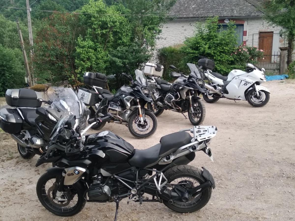 Le Relais Des Capucines Bed and Breakfast Largnac Εξωτερικό φωτογραφία