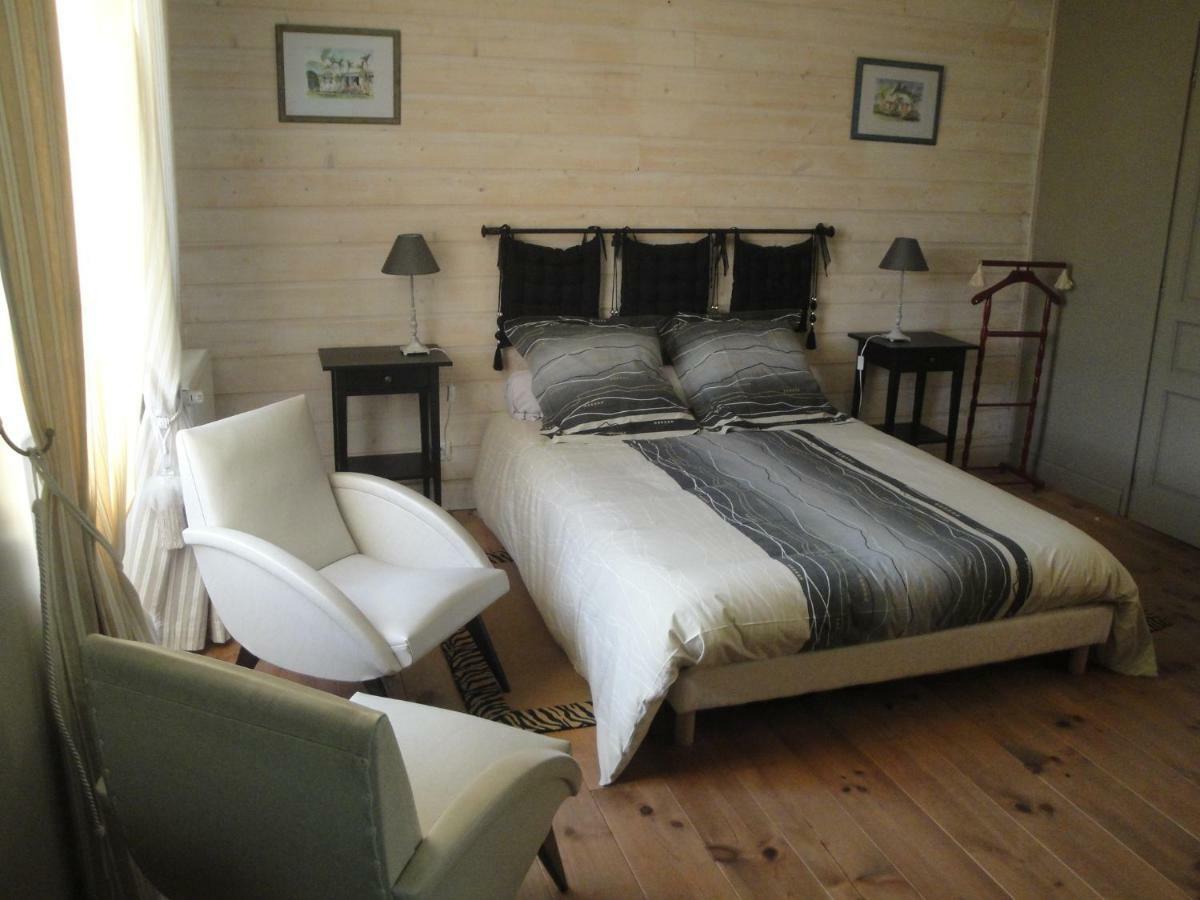 Le Relais Des Capucines Bed and Breakfast Largnac Εξωτερικό φωτογραφία