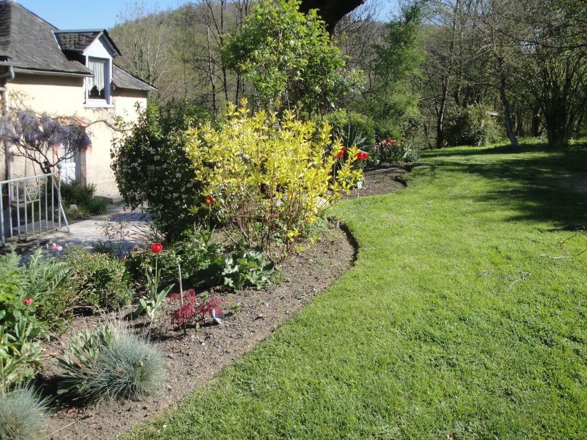Le Relais Des Capucines Bed and Breakfast Largnac Εξωτερικό φωτογραφία