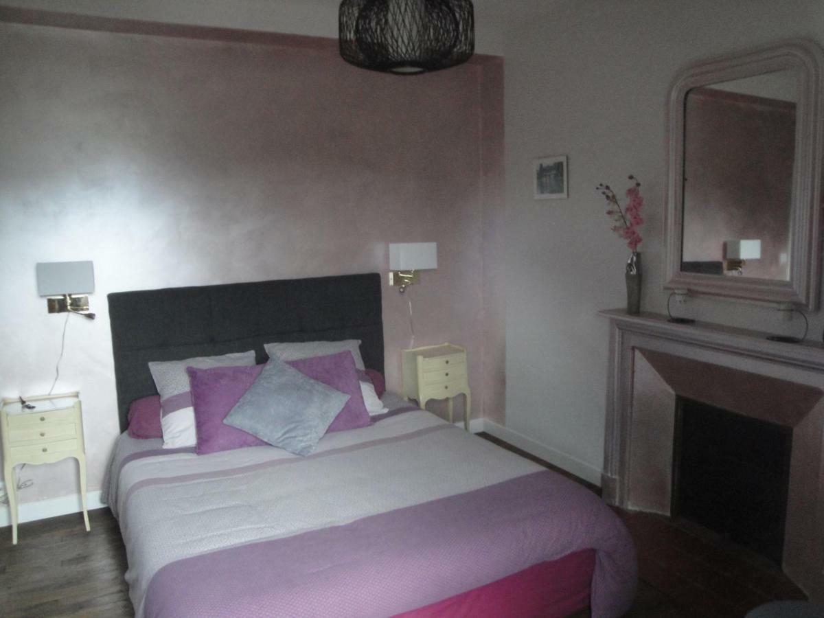 Le Relais Des Capucines Bed and Breakfast Largnac Εξωτερικό φωτογραφία