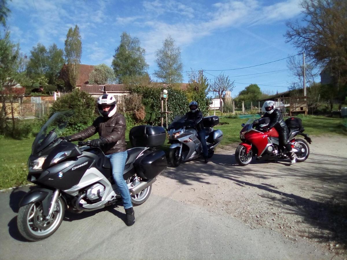 Le Relais Des Capucines Bed and Breakfast Largnac Εξωτερικό φωτογραφία